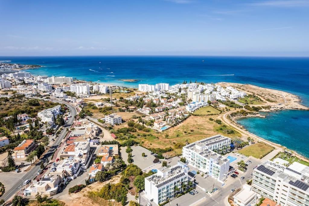 Sunnyvillas 1 Bedroom Swimming Pool Cor Protaras